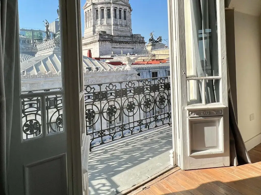 Semipiso de Estilo Reciclado al Congreso HOSTEL