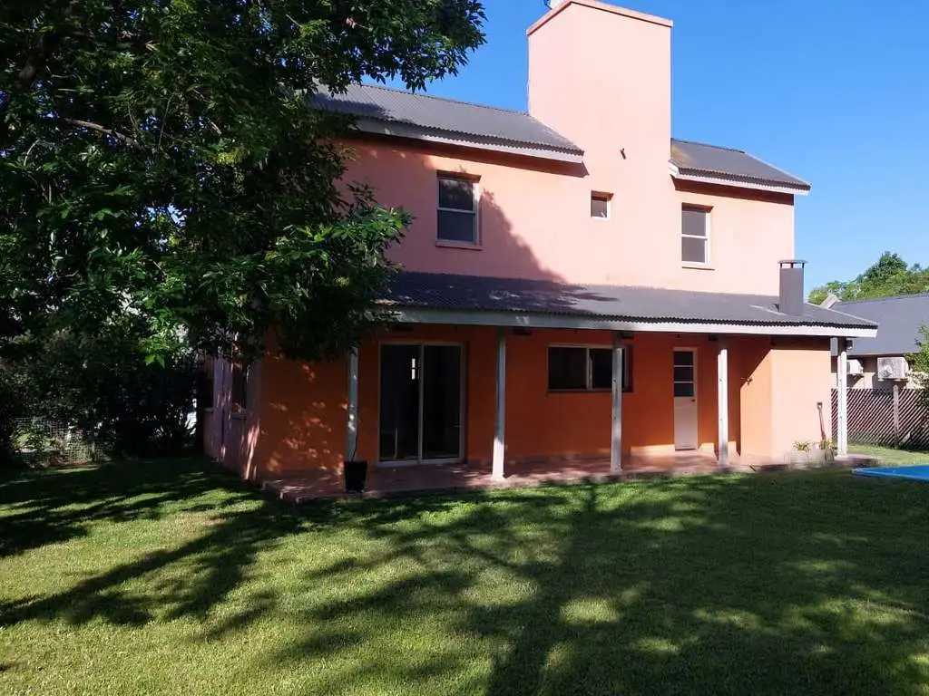 CASA EN VENTA EN BARRIO PRIVADO ACACIAS BLANCAS