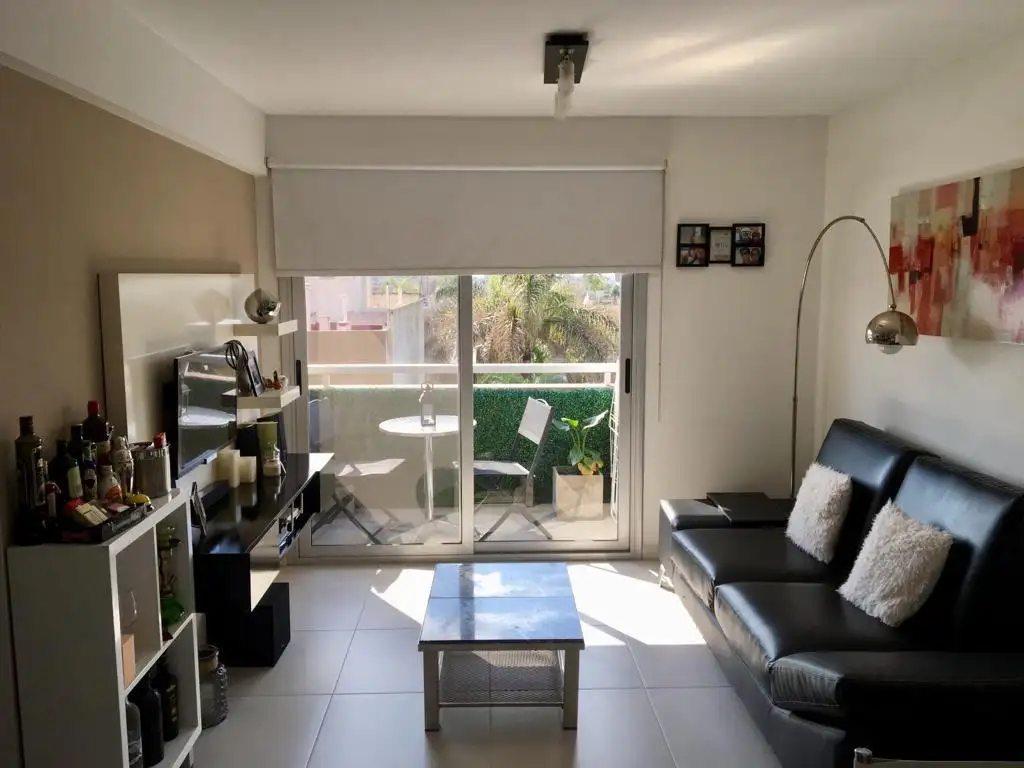 Departamento 2 ambientes en venta en zona de  Castelar Norte