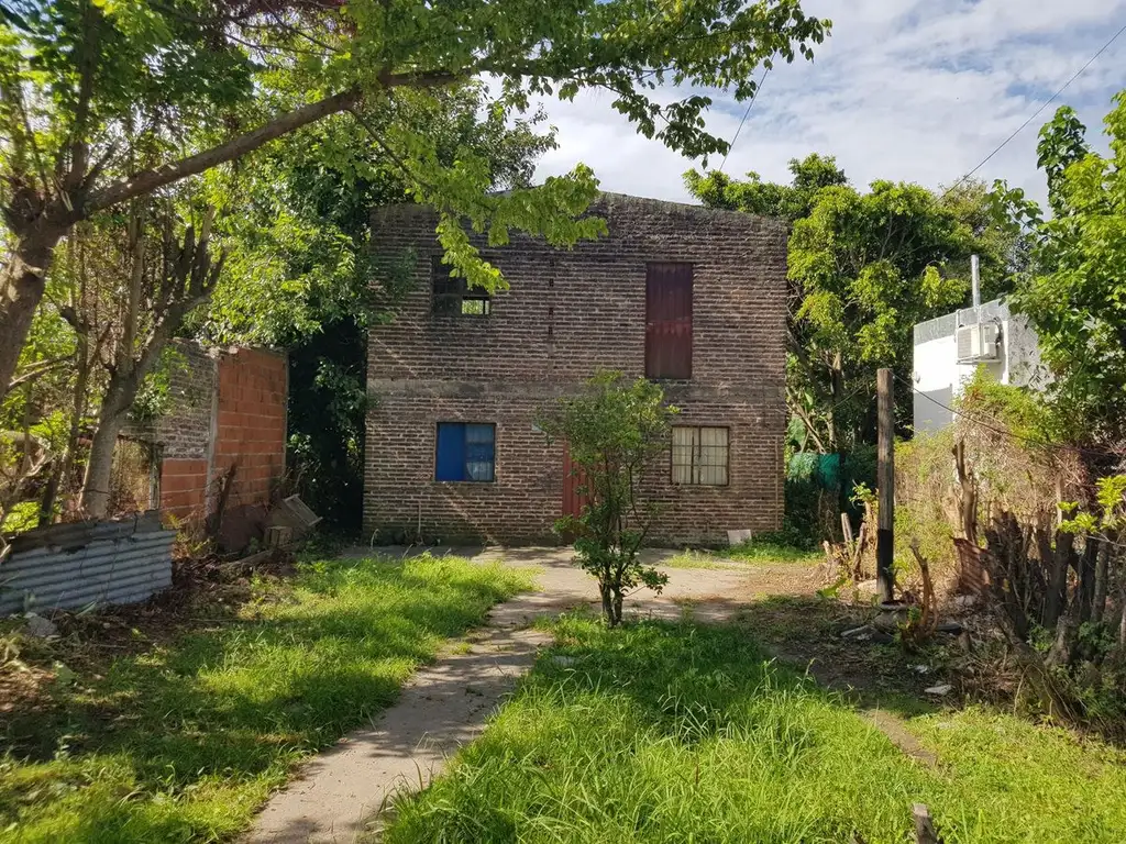 Lote con construcción en Rincón de Milberg