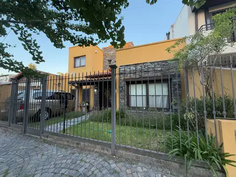 Casa - Castelar Norte