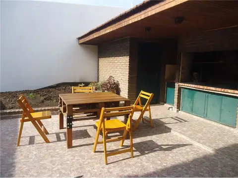 CASAS EN VENTA EN LA PLATA DE CUATRO DORMITORIOS - Foto 0