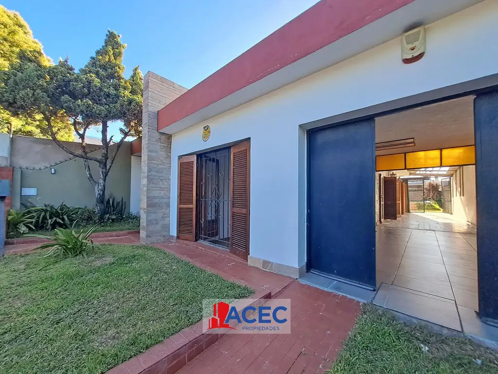 Venta -  Casa -  3 Dormitorios -  Barrio  Las Delicias -  Rosario