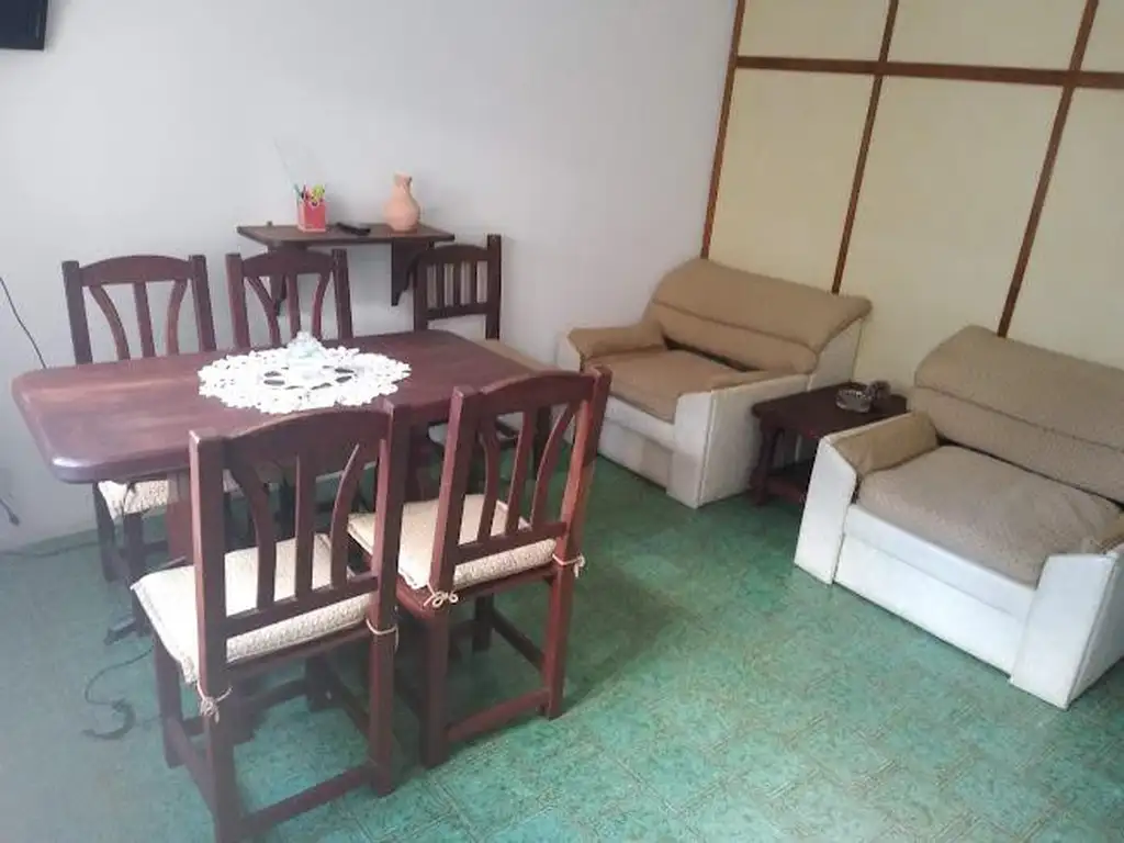 Departamento en  zona Aldrey al frente con balcon saliente