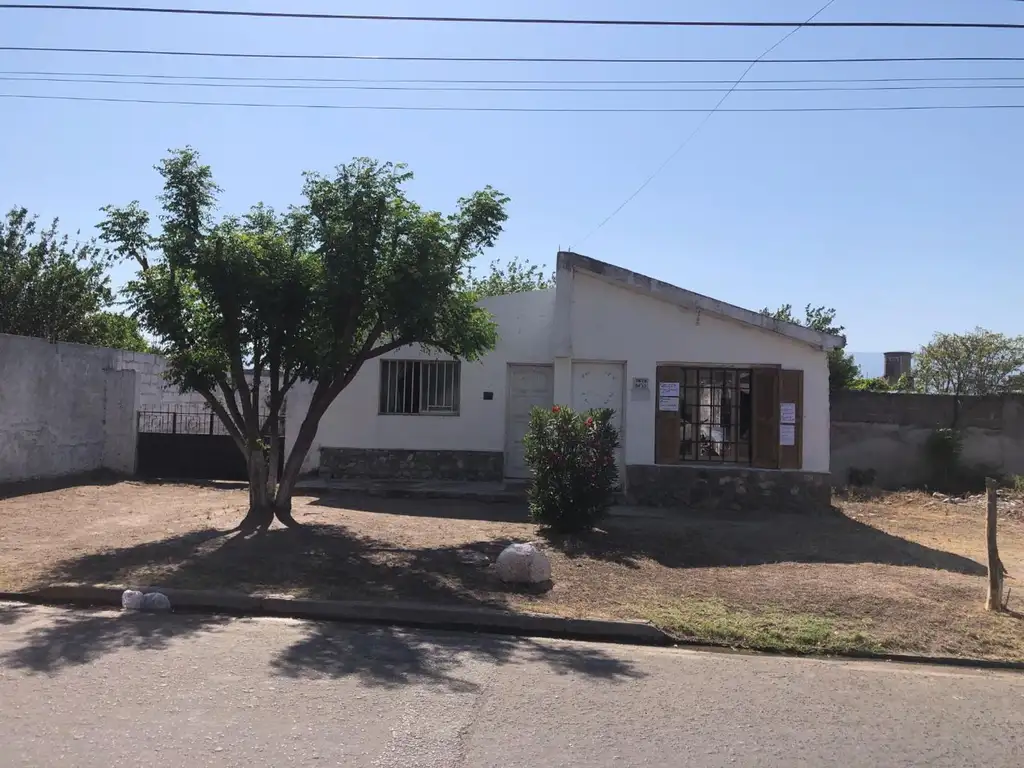 SE VENDE CASA MÁS DEPARTAMENTOS