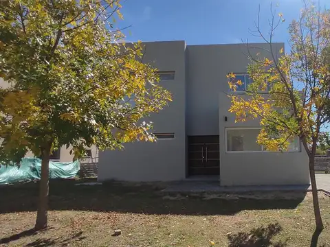 Casa en Venta en Pilar Del Este - 3 dormitorios