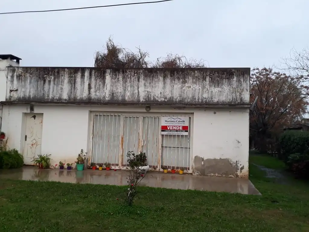 Local refuncionalizado como casa de familia de dos habitaciones.