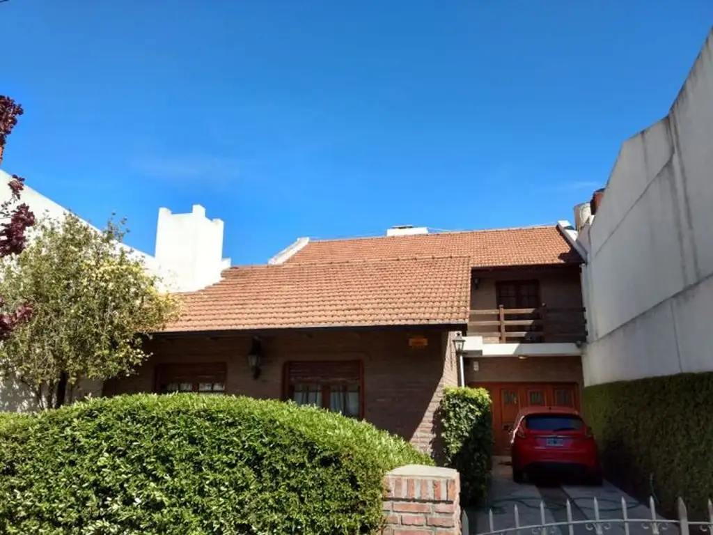 CASA EN VENTA /PERMUTA EN BAHIA BLANCA