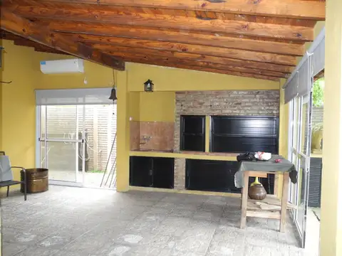 Venta casa quinta 5 ambientes con pileta en Lujan