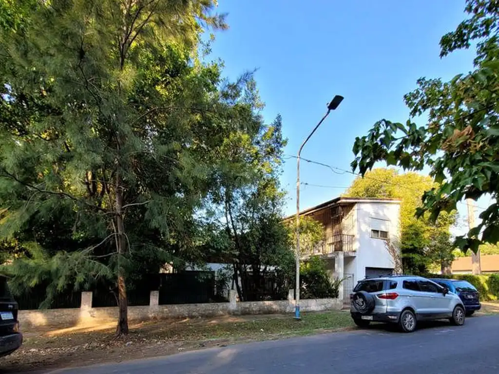 Casa en Malvinas Argentinas, zona Los Nogales