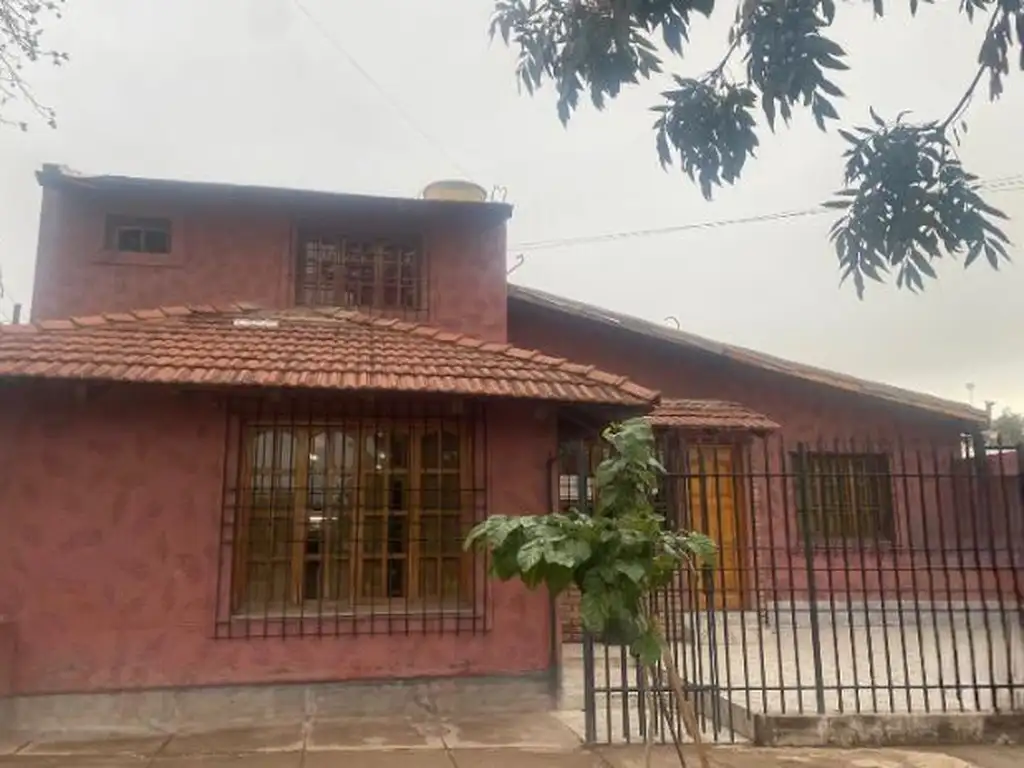 Casa - Venta - Argentina, Guaymall?n - Roca 5500