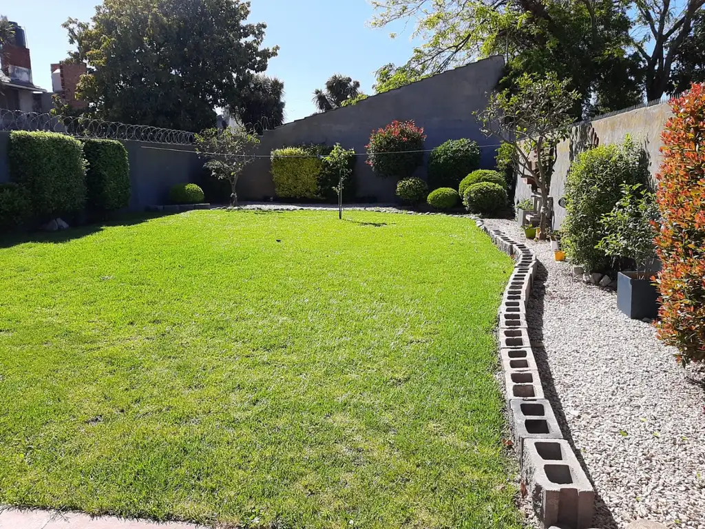 Casa de 3 Amb C/jardin en Mar del Plata