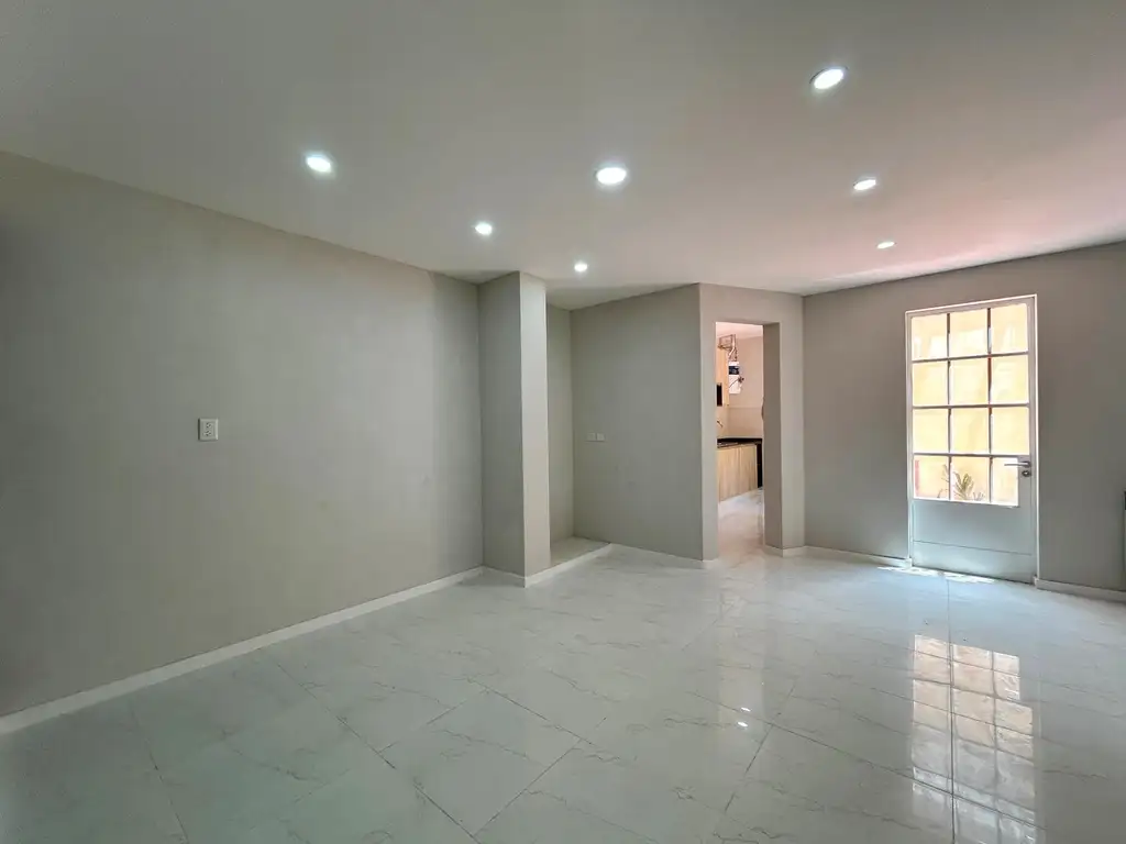 Departamento 4 ambientes  en planta baja a la venta en lujan centro mariano moreno 1129