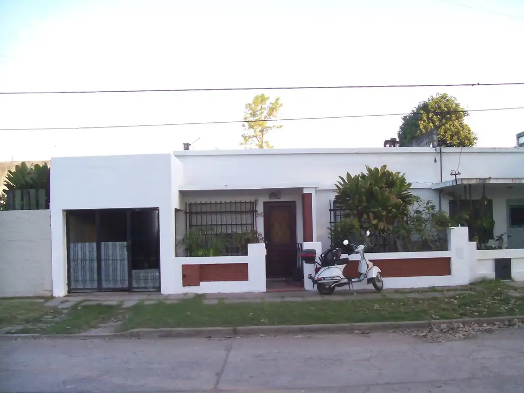 VENTA - DOS DORMITORIOS - GARAGE - PATIO. S Peña 1800- VGG