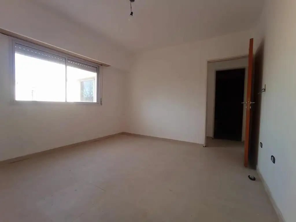 DEPARTAMENTO INTERNO  DE 3 AMBIENTES CON PATIO EN VENTA