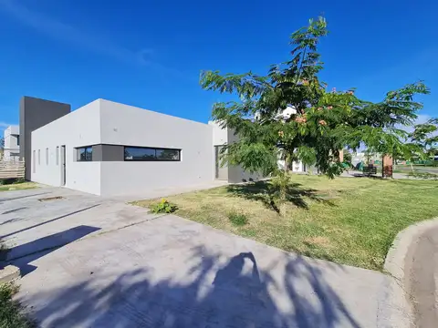 CASA a ESTRENAR en Santa Emilia, Pilar del Este - Foto 0