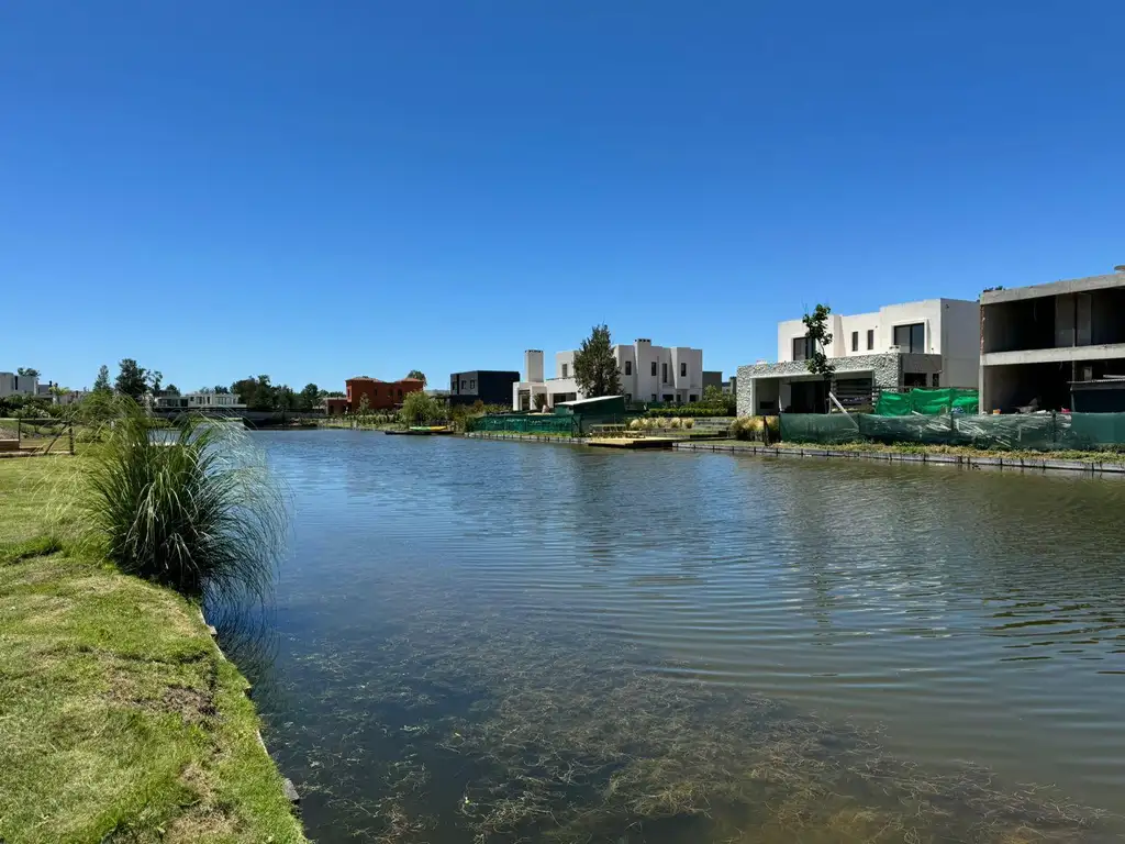 Lote a la Laguna en Laguna Grande - Villanueva