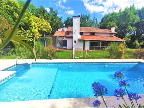 VENTA Casa Quinta - Barrio Robles del Monarca PILAR pileta Parrilla JACUZZI