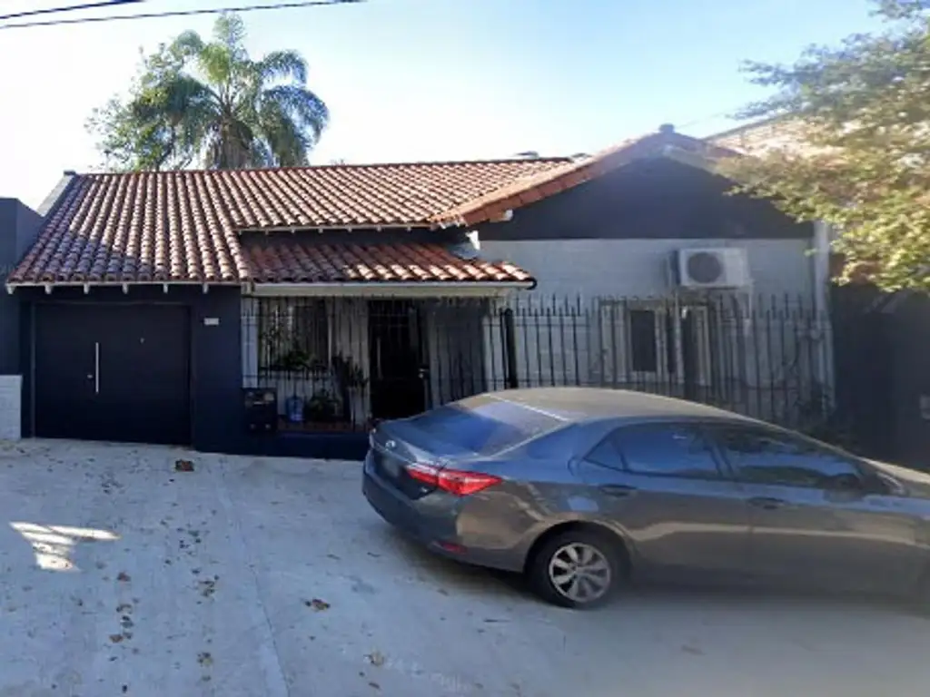 Casa en venta, Banfield Oeste.