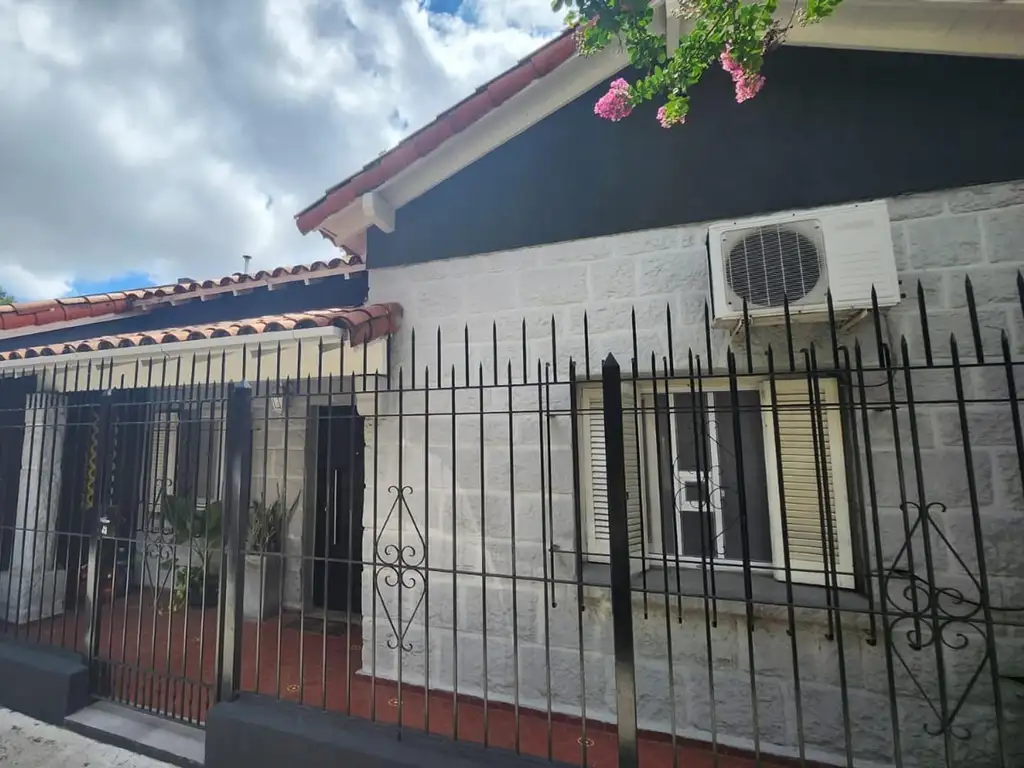 Casa en venta, Banfield Oeste.