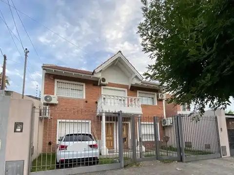 Casa Triplex  en Alquiler en Villa Bosch, Tres de Febrero, G.B.A. Zona Oeste