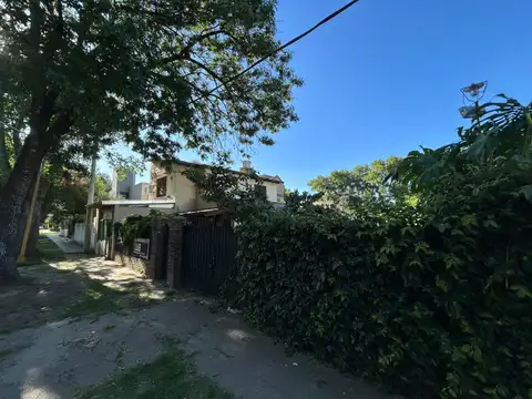 Casa en venta - Tres dormitorio - Amplio terreno - Granadero Baigorria.