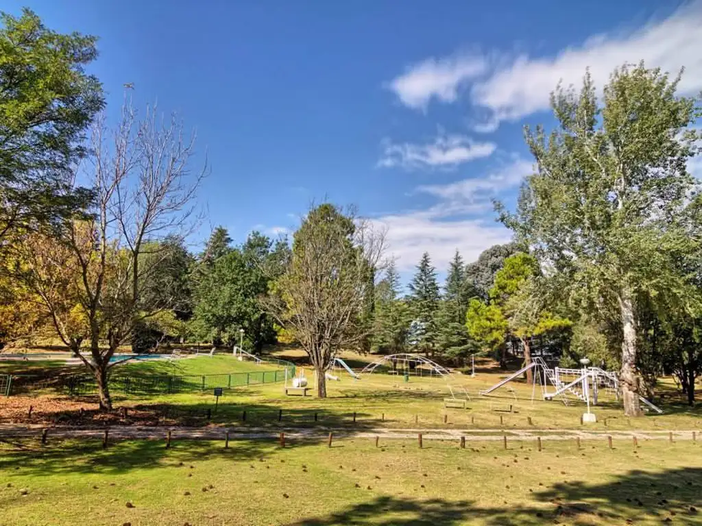 Cabaña y Terreno en Villa Ciudad De América -Valle Fantástico, Lago Los Molinos