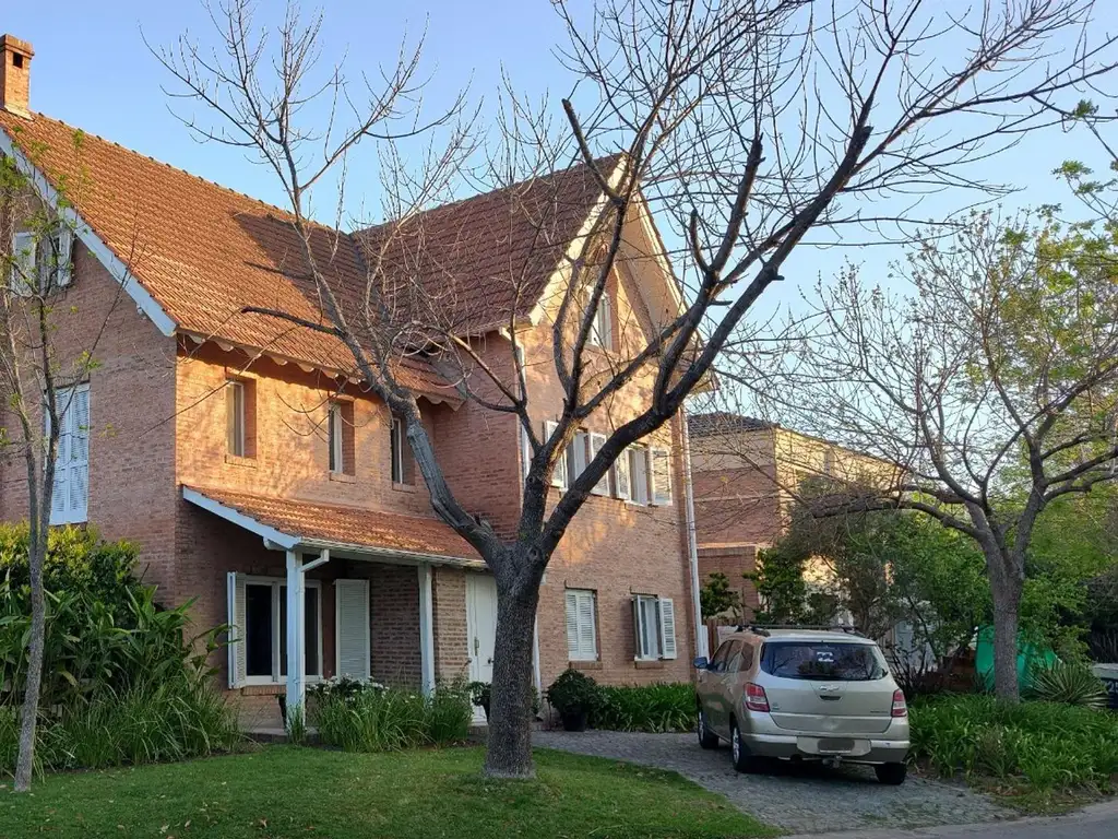 Casa en alquiler temp con pileta en Bº La Escondida, Tigre