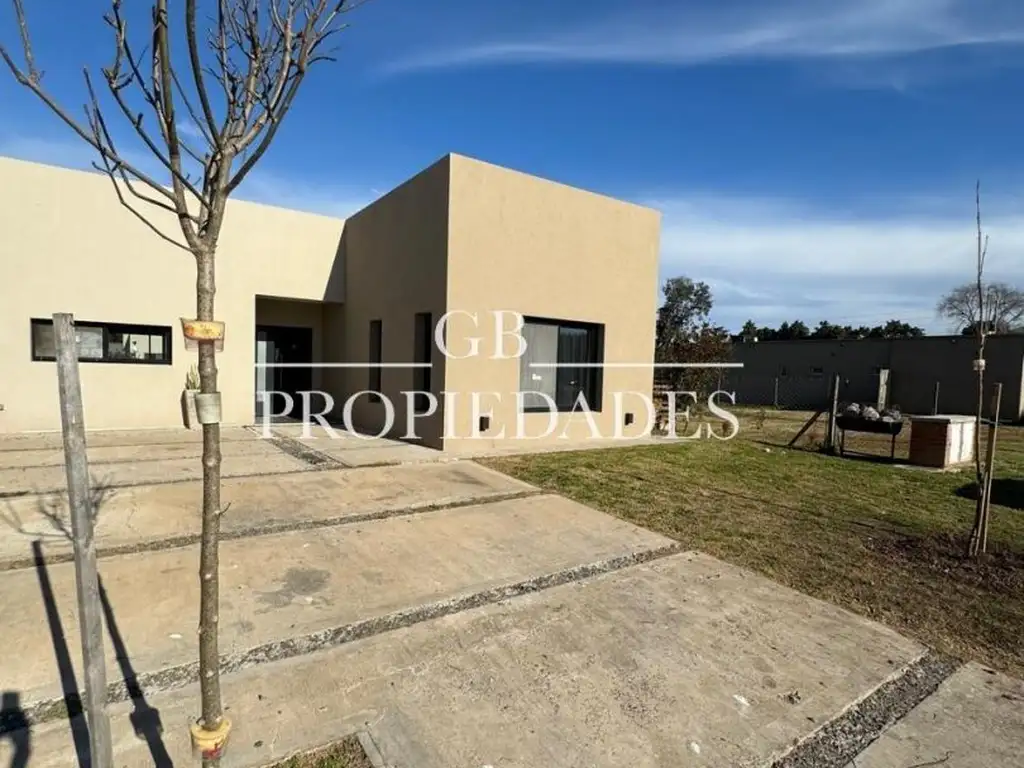 Venta de Casa 4 AMBIENTES en Pilar del Este / San Ramón