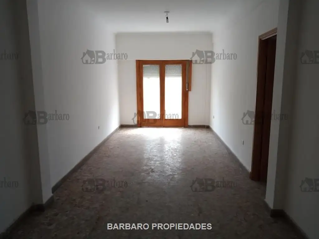 BARBARO VENDE DEPARTAMENTO