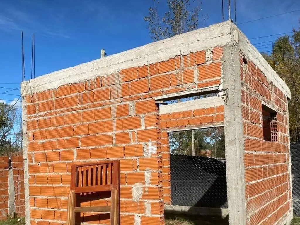 LOTE CON CONSTRUCCION POSIBILIDAD DE FINANACIAR