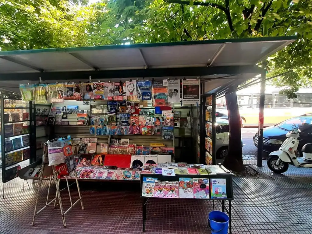 Puesto de diarios en Boedo