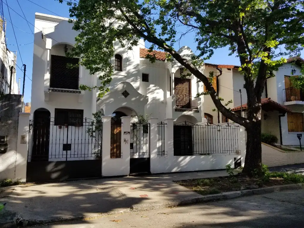 RETASADA, HERMOSA CASA TIPO ESPAÑOLA