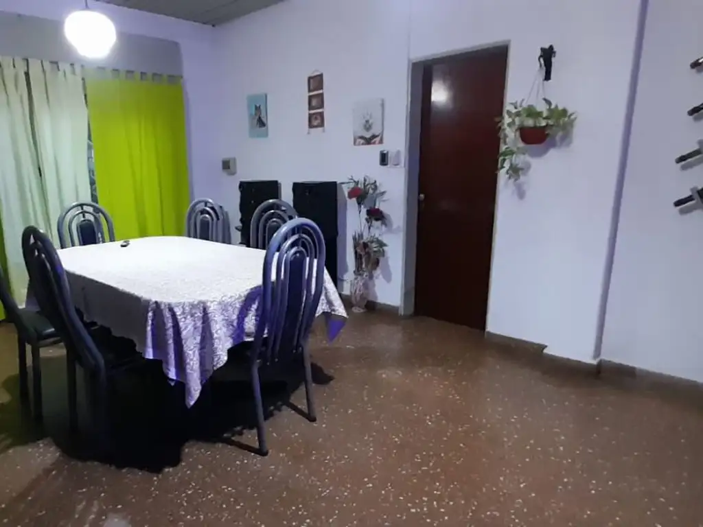 EXCELENTE CASA 3 AMBIENTES  LOMA HERMOSA   TOMA PERMUTA