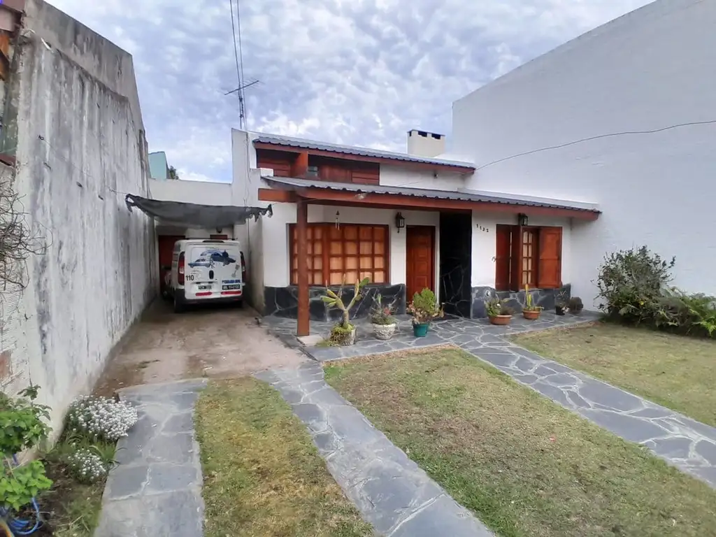 VENTA CASA 4 DORMITORIOS COCH Y PARQUE B° CAISAMAR