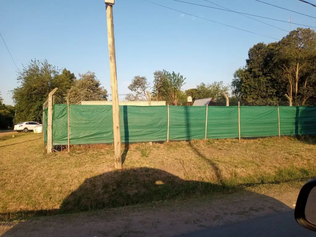 Excelente lote esquina, a metros de la ciudad de Manzanares