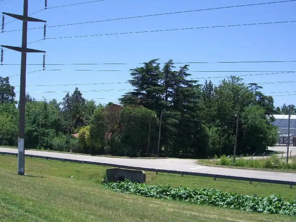 Terreno sobre Panamericana Colectora Este - Benavidez