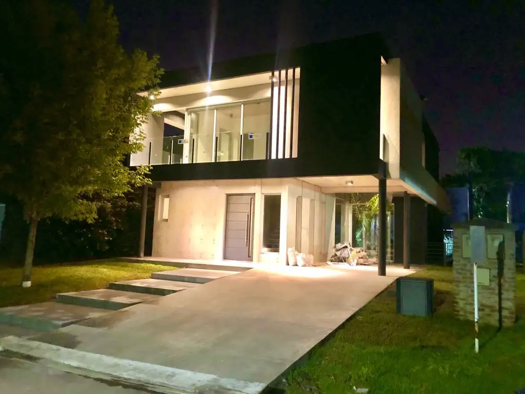 ALQUILER Y VENTA: Casa 5 Ambientes con Parque y Piscina Barrio Altos de Hudson 2