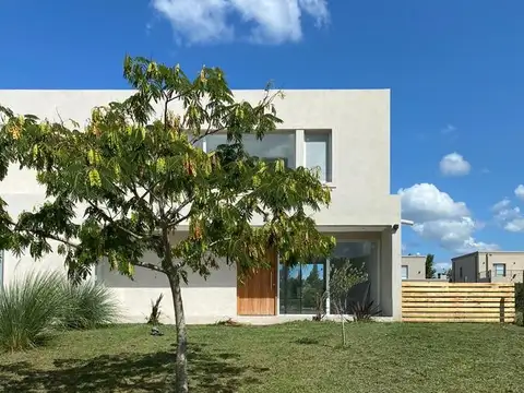 Susana Aravena Propiedades-Excelente casa en Venta a estrenar! - Foto 0