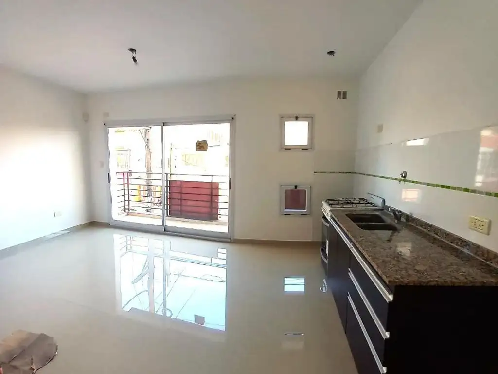 Venta de departamento 2 ambientes en Wilde