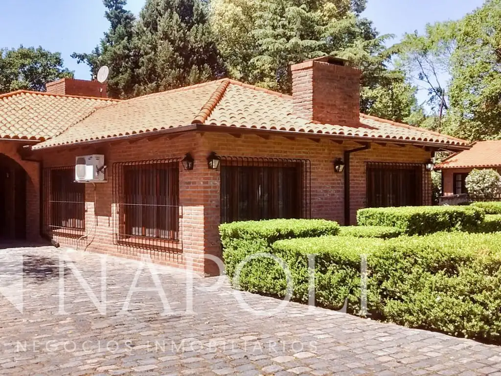 IMPECABLE Casaquinta en Venta, en El Trébol, Ezeiza.