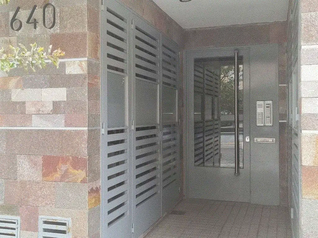 3 ambientes  con balcón  al frente  impecable venta firme