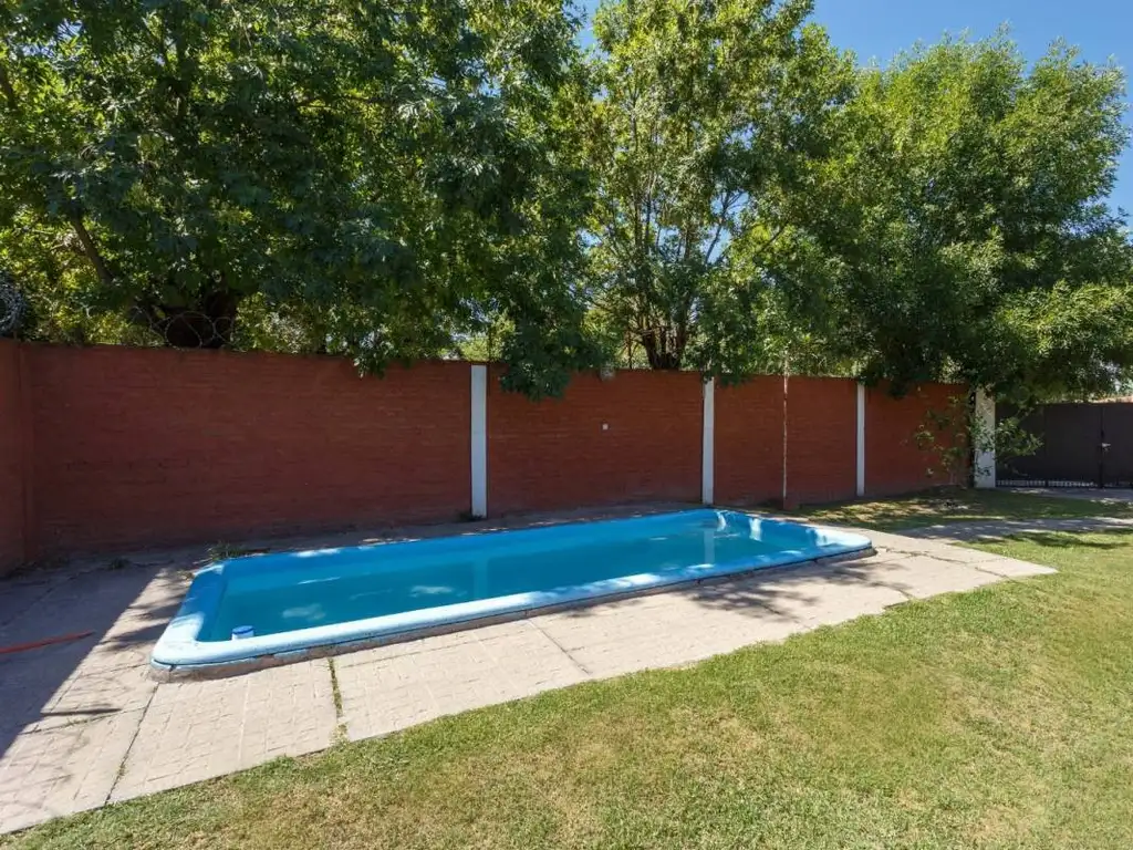 VENTA CASA QUINTA 3 AMB C/QUINCHO Y PILETA