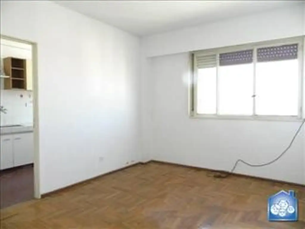 Departamento de 3 ambientes muy luminoso, a 1 cuadra de Avda Cabildo