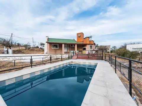 Casa en Alquiler Temporario en Estancia Vieja con Pileta