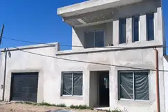 Casa a terminar en venta - 2 Dormitorios 3 Baños - 357.84Mts2 - Villa Parque Sicardi, La Plata
