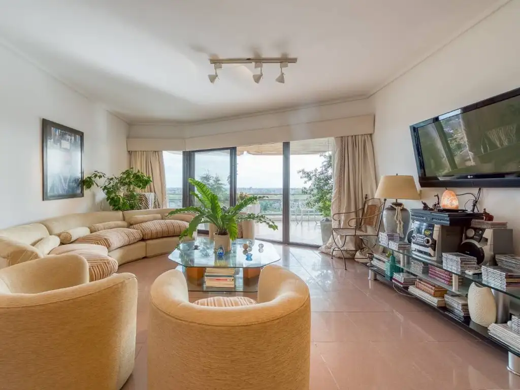 Venta Departamento 4 ambientes con amarra MArinasGolf