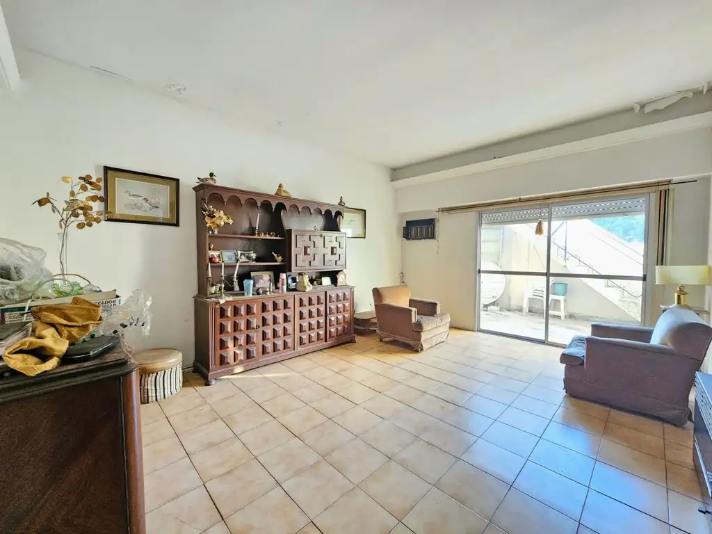 PH con patio y terraza en Venta en Ramos Mejía