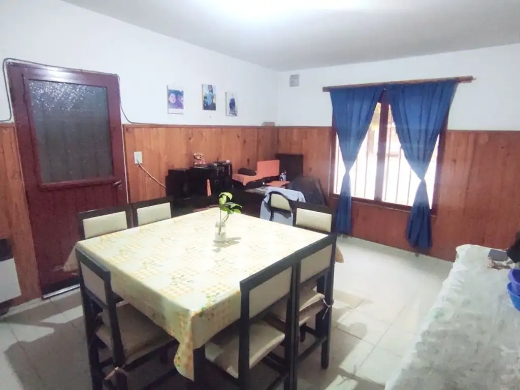 VENTA CASA 2 DORMITORIOS BARRIO ITUZAINGO