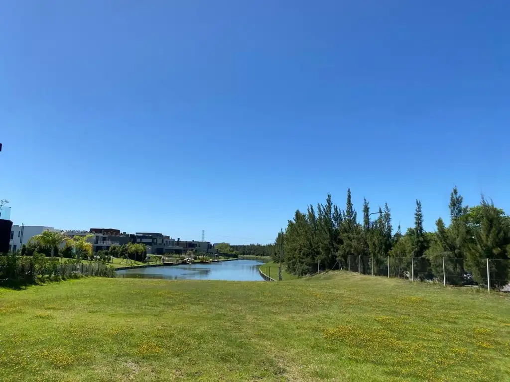 VENTA LOTE AL AGUA EN NORDELTA